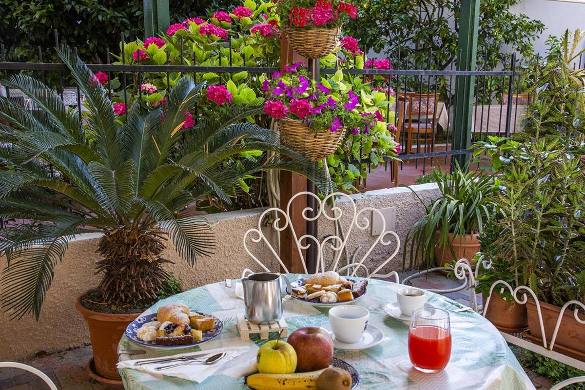 B&B Hotel Costa Azzurra 斯波托尔诺 外观 照片