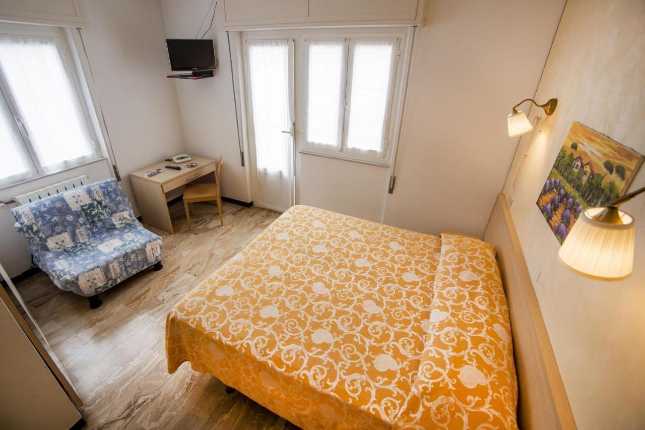 B&B Hotel Costa Azzurra 斯波托尔诺 外观 照片