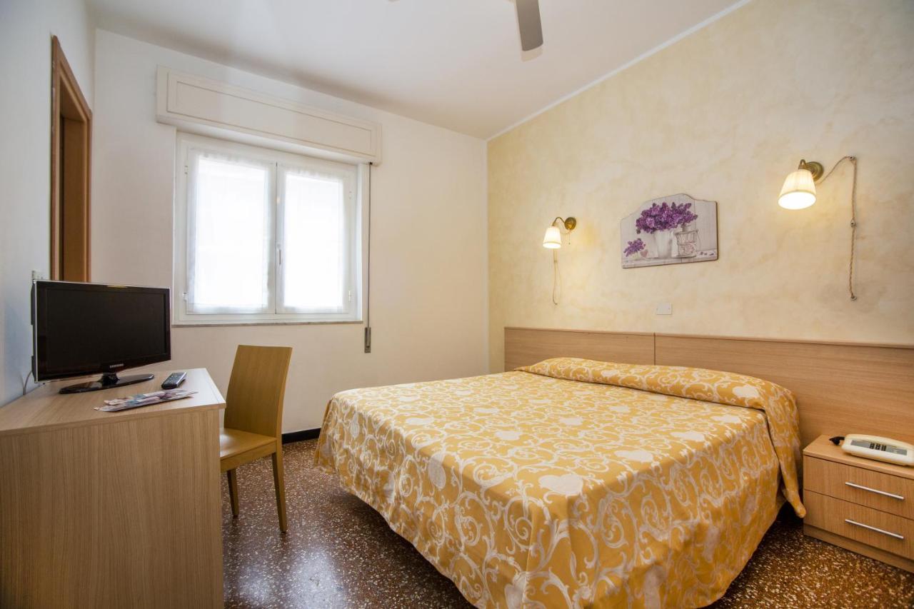 B&B Hotel Costa Azzurra 斯波托尔诺 外观 照片