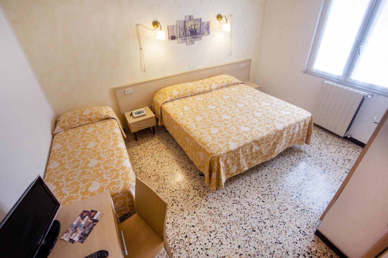 B&B Hotel Costa Azzurra 斯波托尔诺 外观 照片