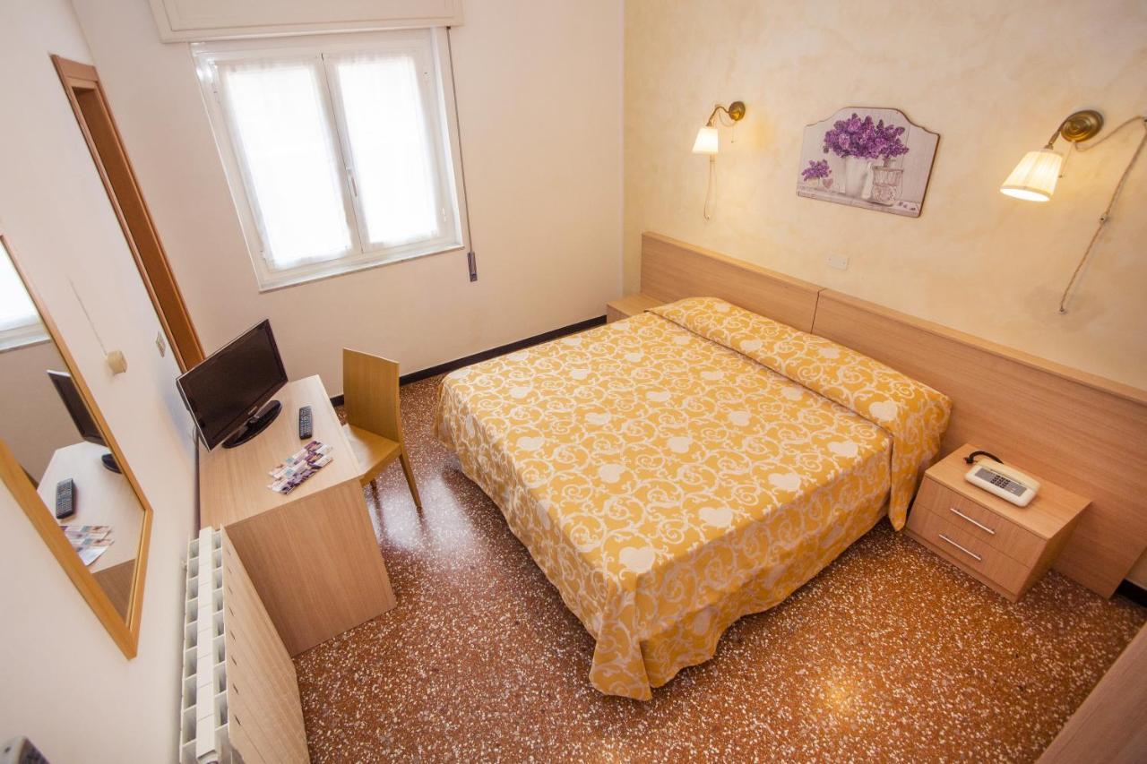 B&B Hotel Costa Azzurra 斯波托尔诺 外观 照片